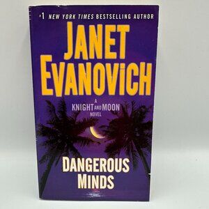 Dangerous Minds By Janet Evanovich Knight & Moon 2018 Bantam Books
